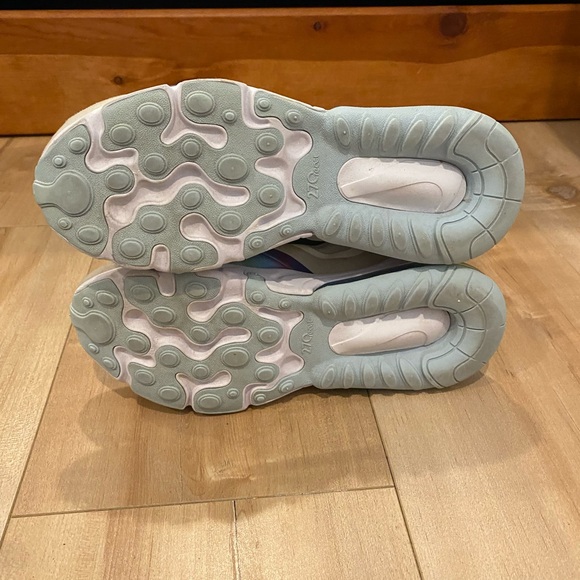 White and mixed colors, 270 nike react shoes 3.5 size ￼good condition - Picture 4 of 8